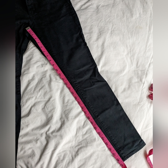 Universal Thread High Rise Skinny Jean - Picture 7 of 8